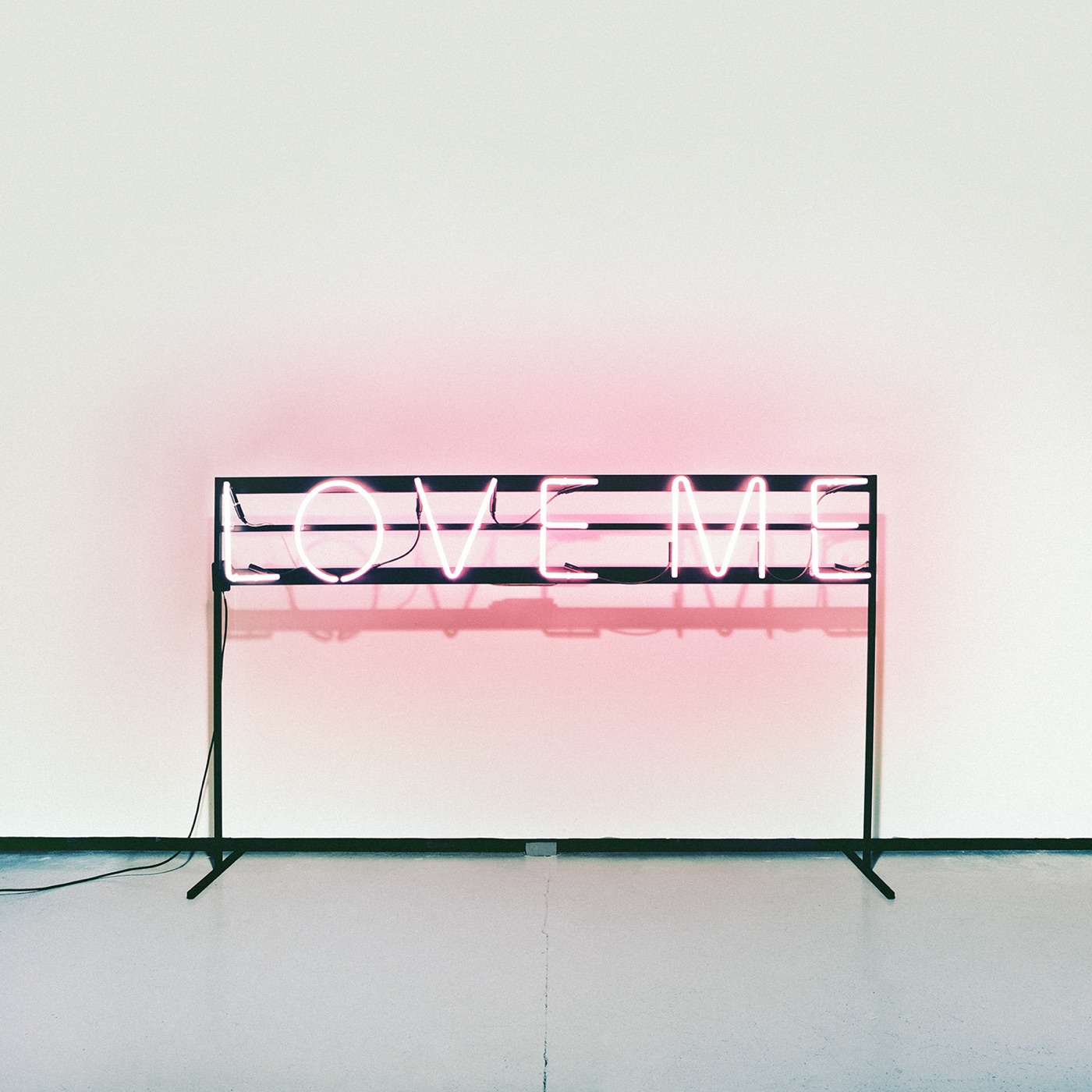 The 1975 – Love Me – Single(00602547614612)【24bit／44.1kHz】土耳其区-OppsUnote音乐广场