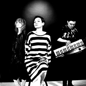 卢巧音 – 自恋自在 (合唱版) – Single(637089388721)【24bit／48.0kHz】香港区-OppsUnote音乐广场