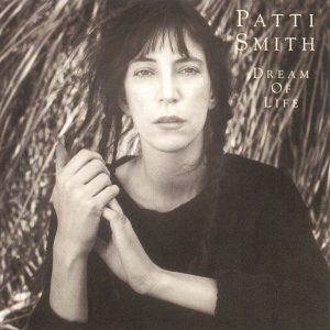 Patti Smith – Dream Of Life(078221882859)【16bit／44.1kHz】土耳其区-OppsUnote音乐广场