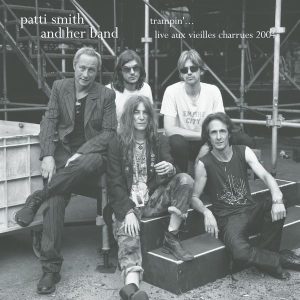 Patti Smith – Trampin’… Live aux Vieilles Charrues 2004 (Live)(5099751893721)【16bit／44.1kHz】土耳其区-OppsUnote音乐广场