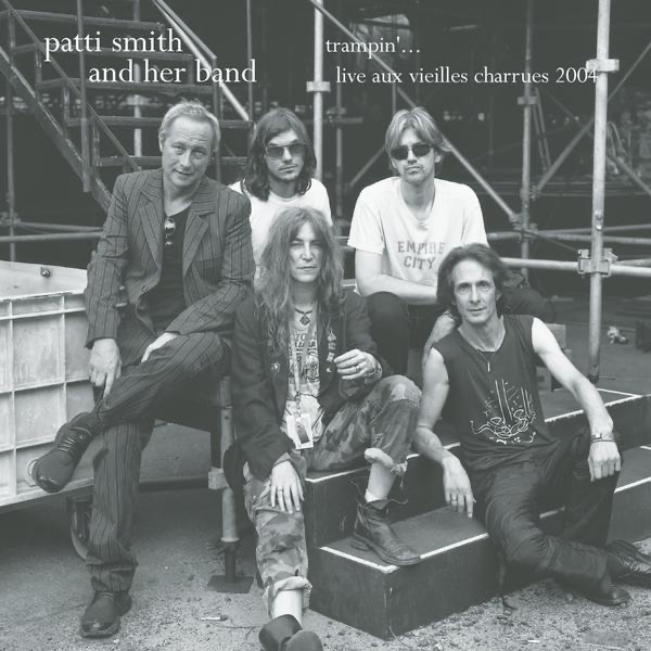 Patti Smith - Trampin'… Live aux Vieilles Charrues 2004 (Live)(5099751893721)【16bit／44.1kHz】土耳其区-OppsUnote音乐广场